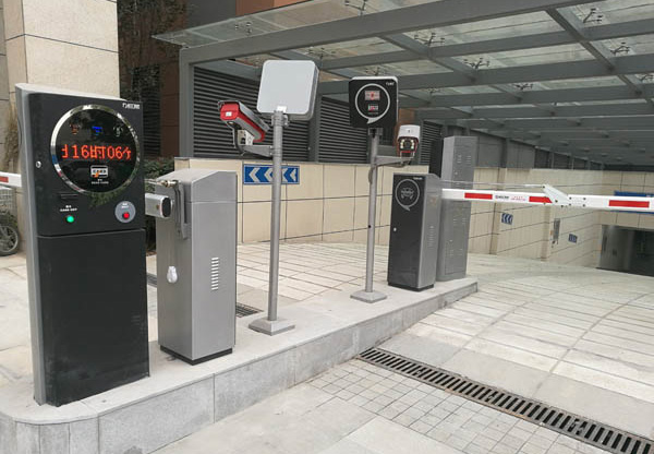 河南省郑州市建业国际城停车场系统项目