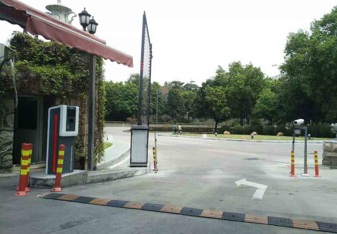 广东深圳德士堡恭Ⅱ型停车场系统项目