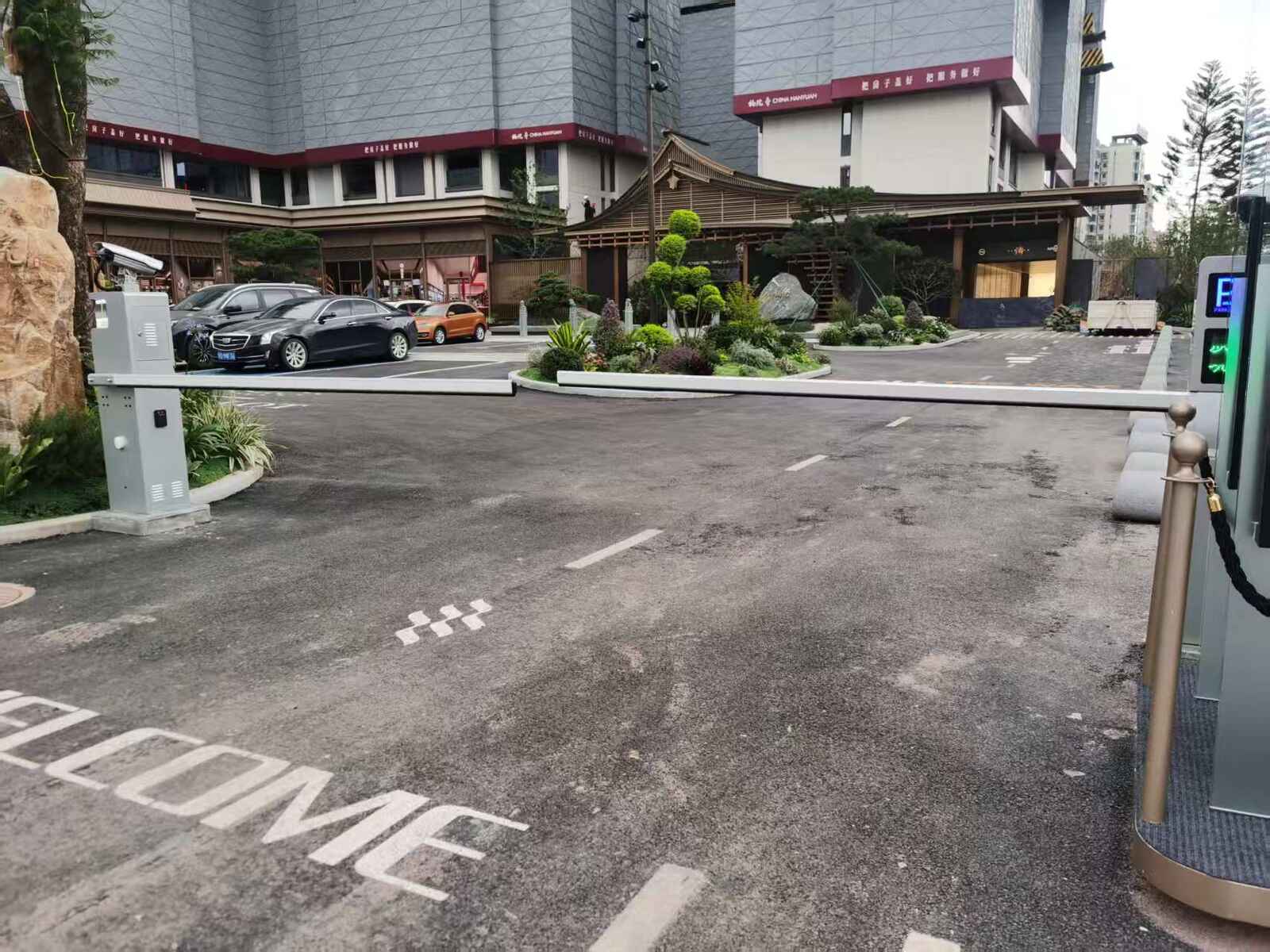 西昌楠院停车场系统现场图1