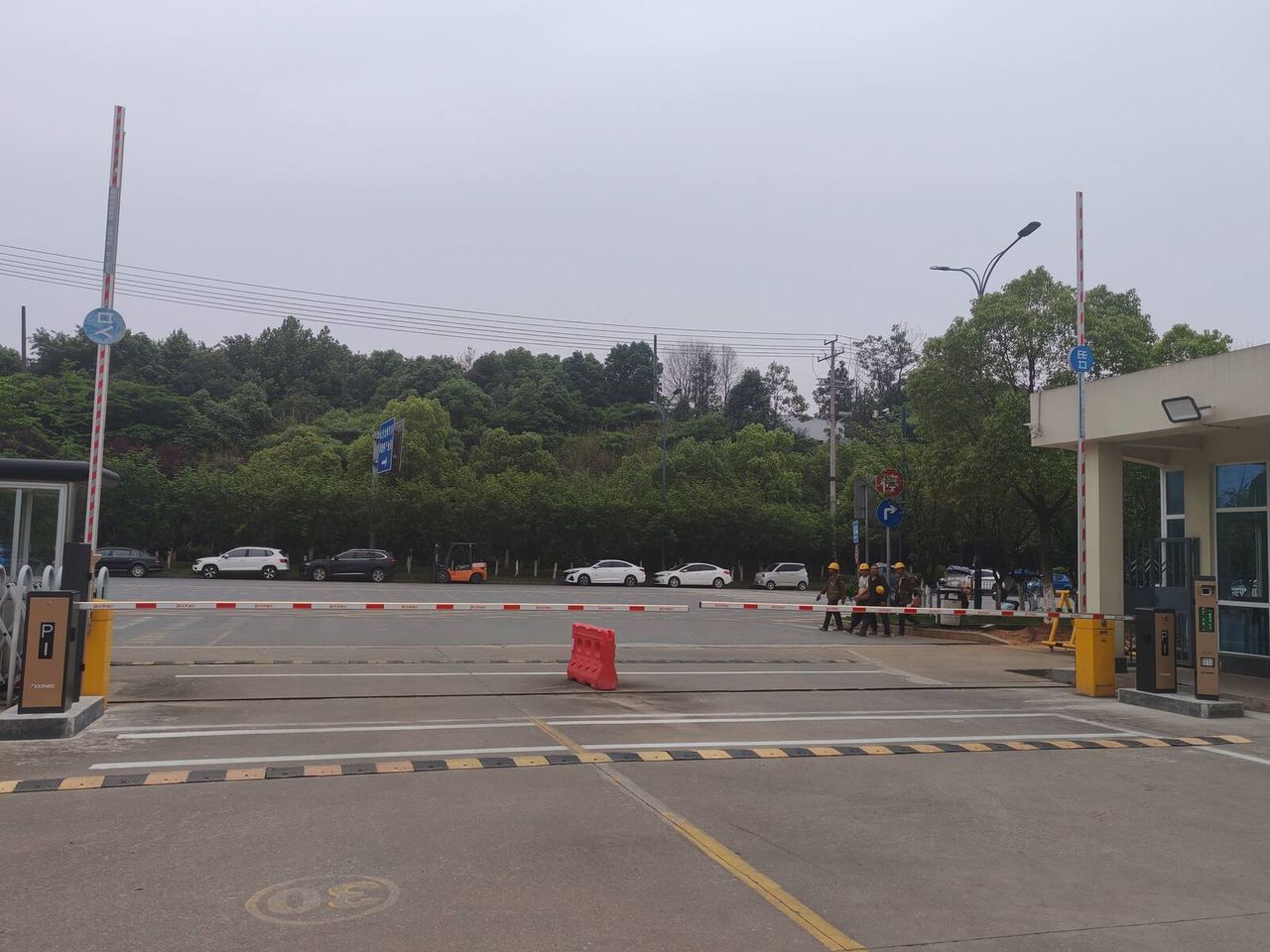 龙峰汽车产业园现场图3
