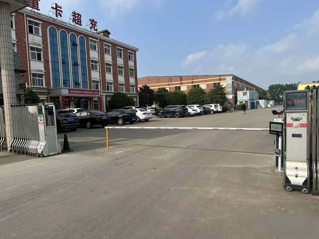 大车快跑重卡超充站现场图1