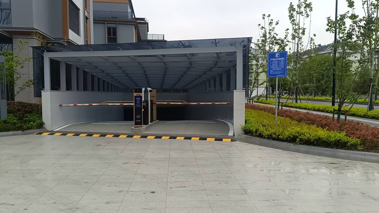天宁商业中心停车场现场图2