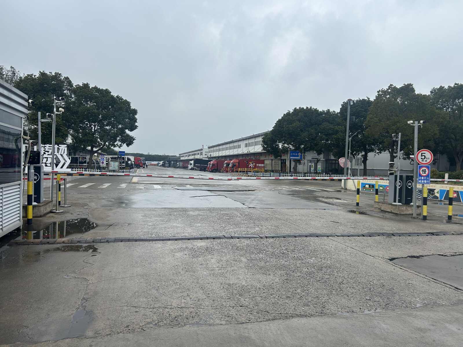 浦江顺丰中转场现场图4