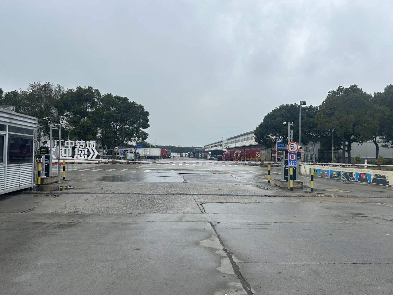 浦江顺丰中转场现场图5