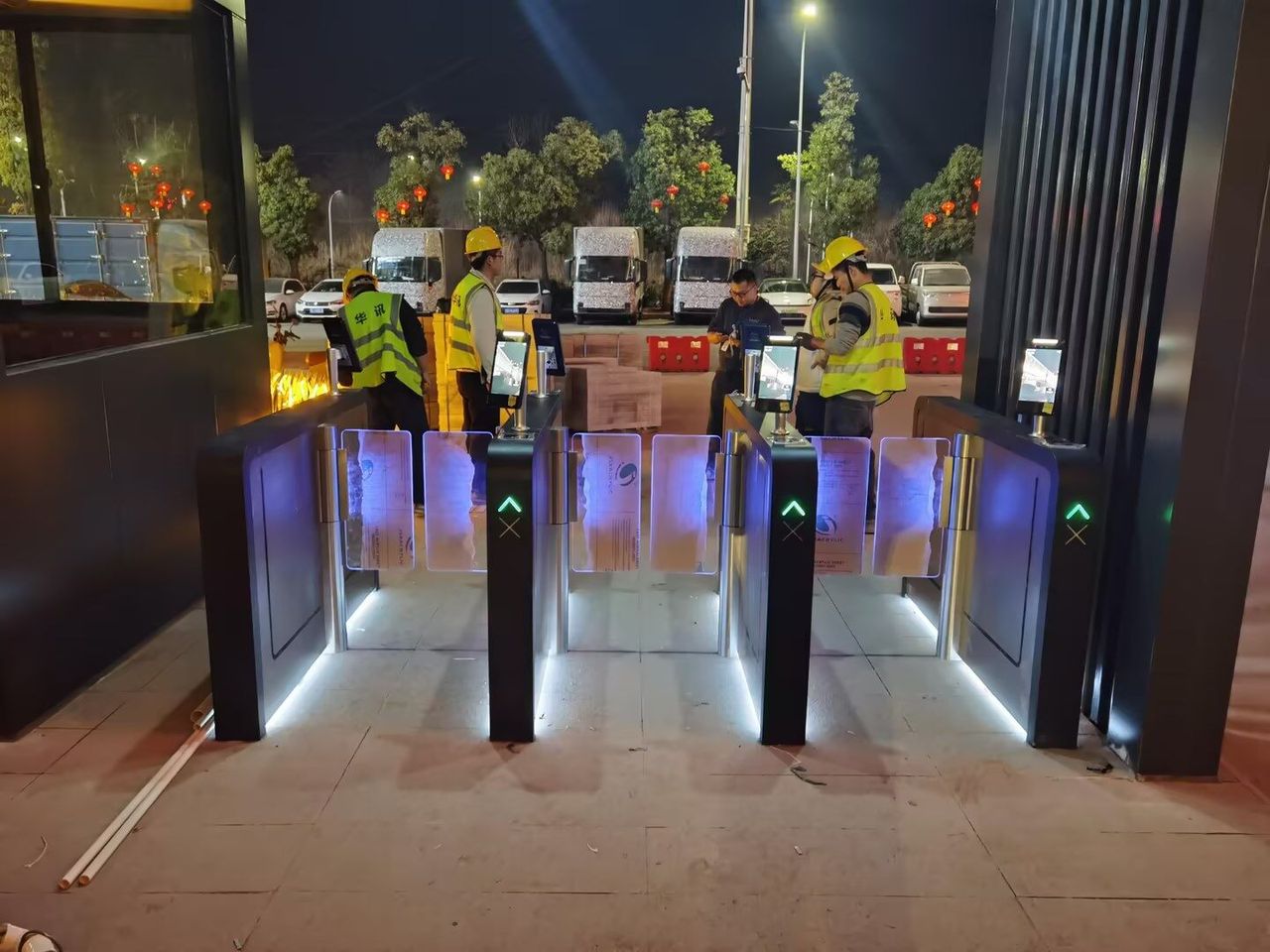 赛力斯五云湖总部人行通道闸现场图2