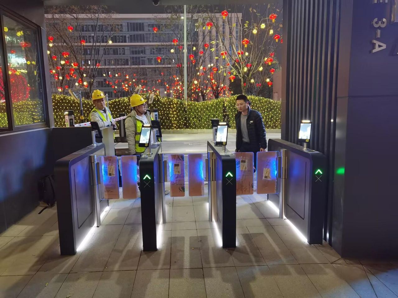 赛力斯五云湖总部人行通道闸现场图8