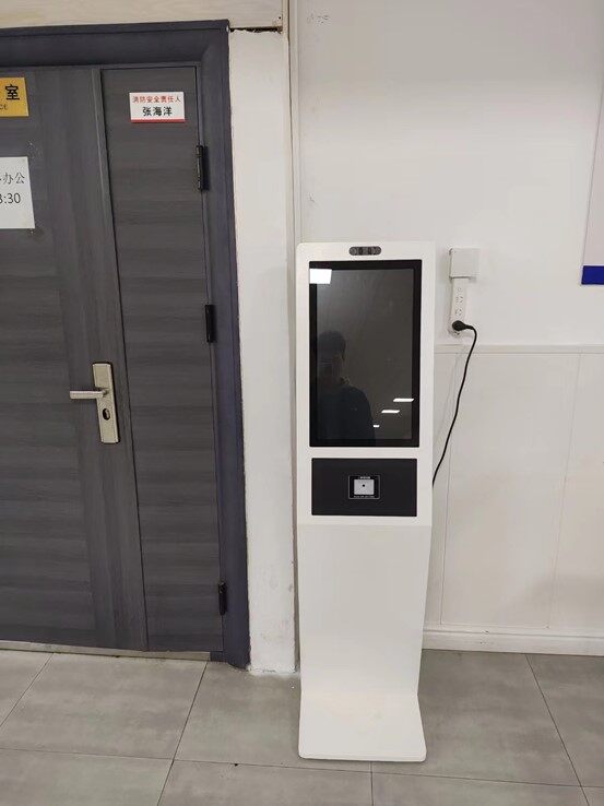 长春经贸学院通道现场图1