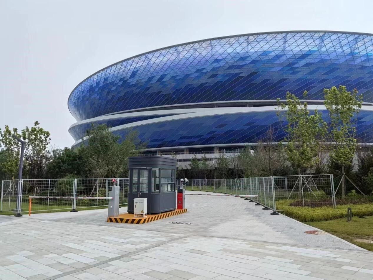 大连梭鱼湾足球场停车场项目现场图8
