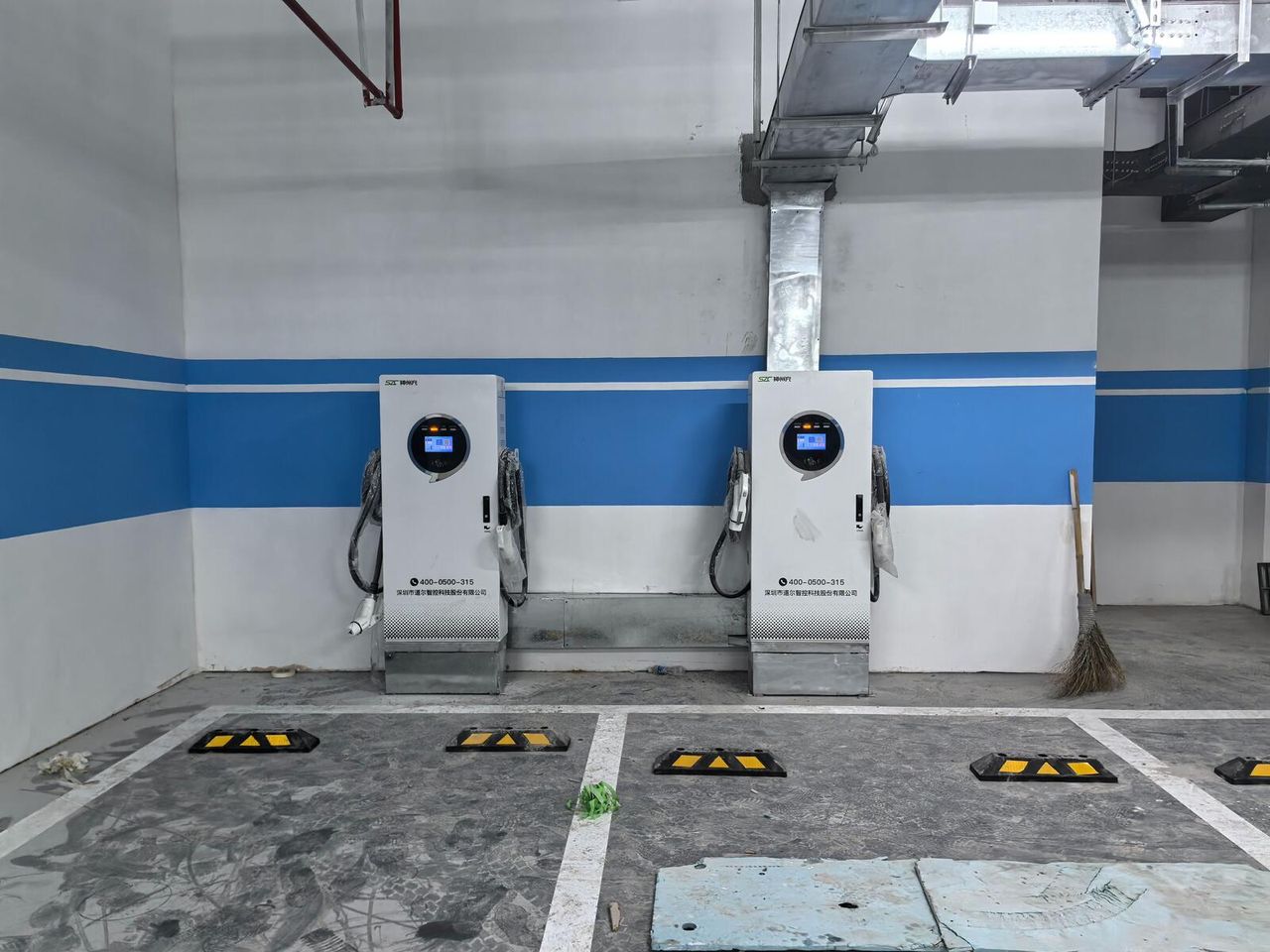 蟠龙社区医院充电桩现场图2