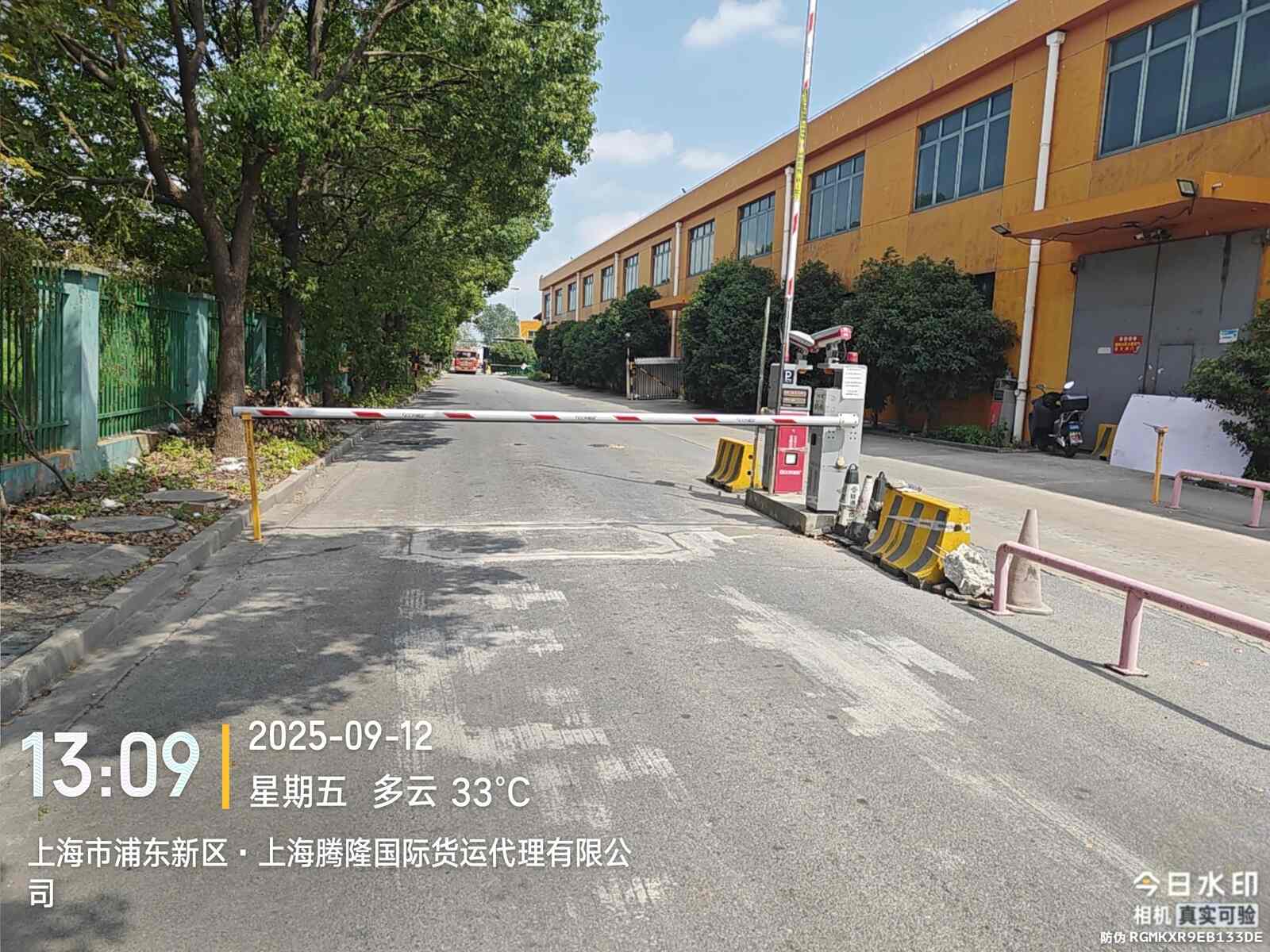 金文路117号停车场现场图2