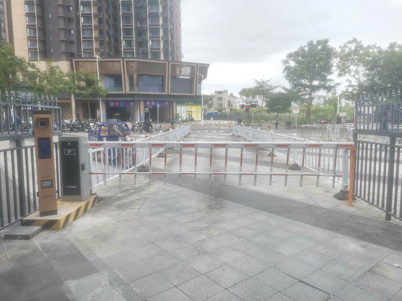 特发天鹅湖01地块现场图3
