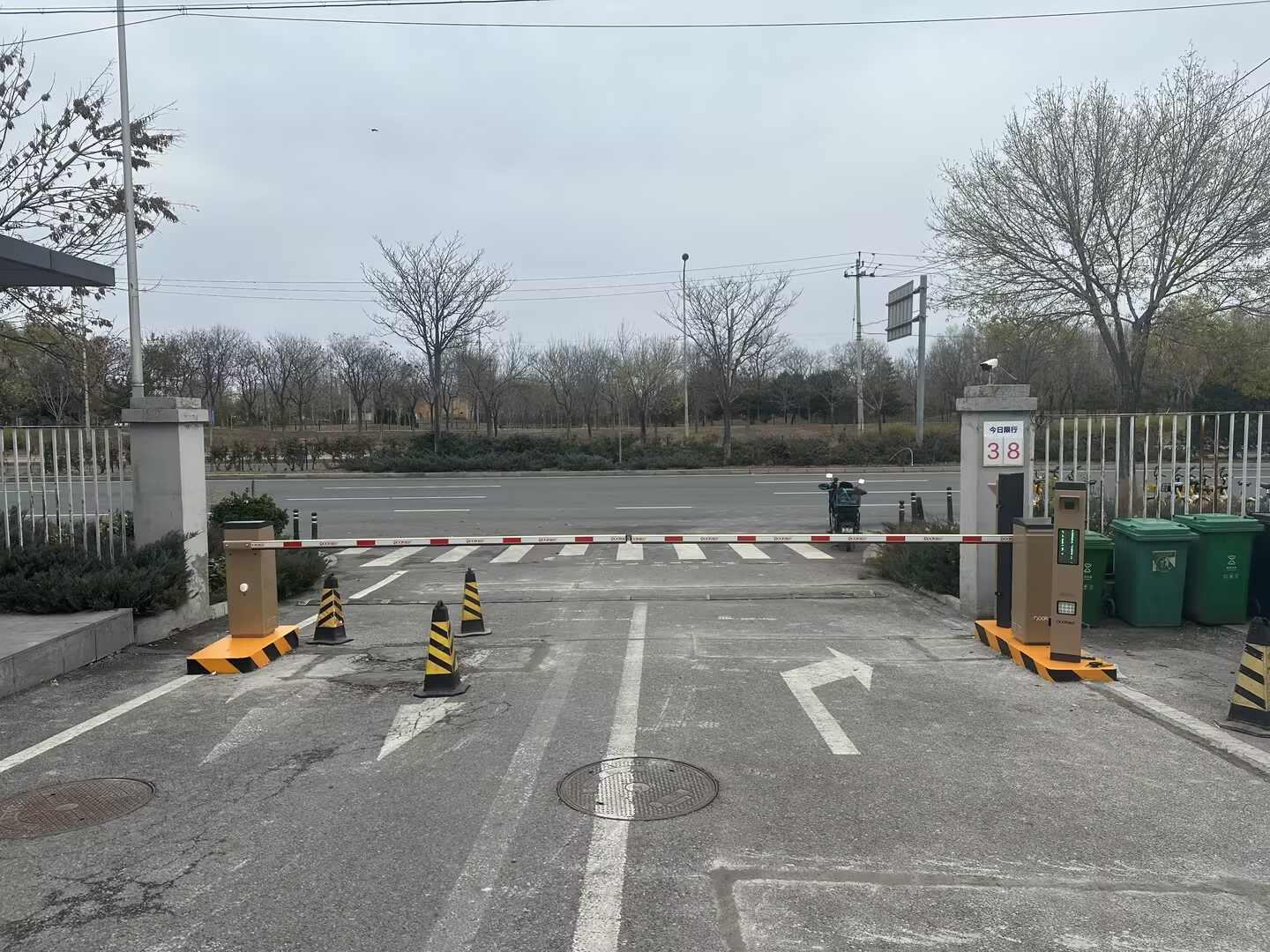 长久集团北京路虎1店现场图2