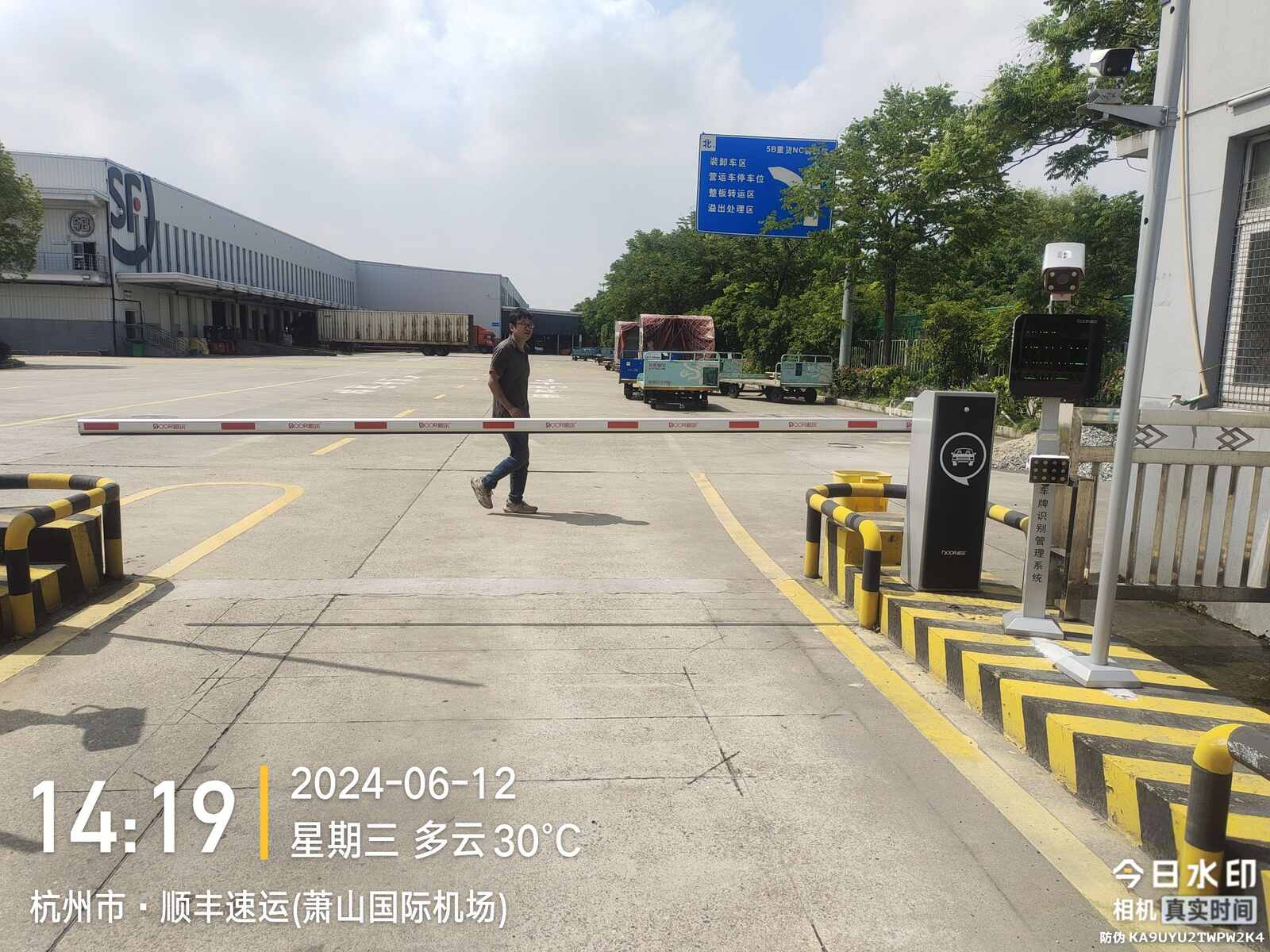 尤恩叉车现场图4