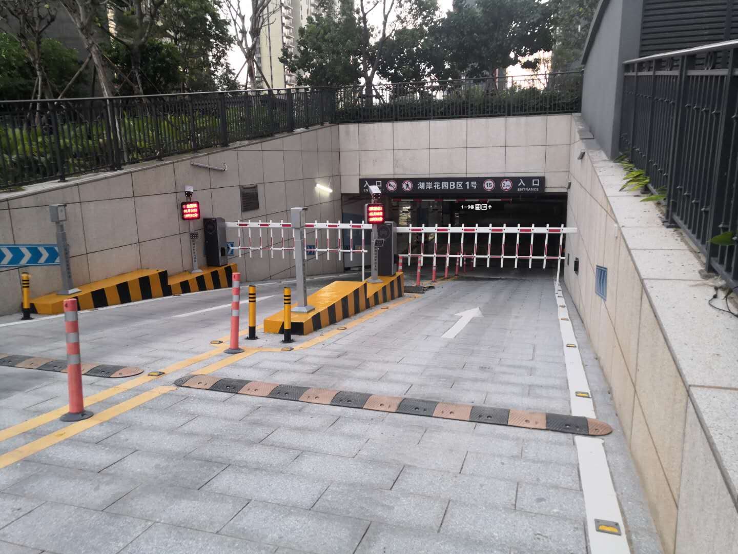 华为湖岸花园现场图2