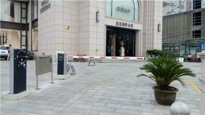 物业云整合停车场管理系统，把社区服务做到家