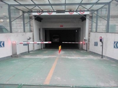 停车场系统中道闸杆经常被撞坏的原因有哪些？