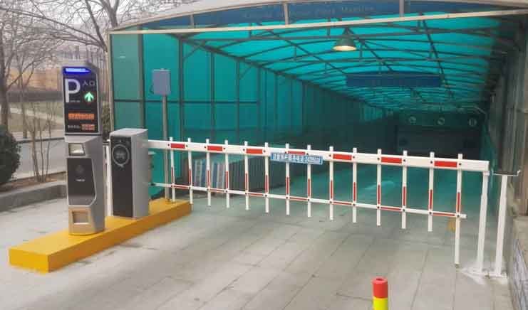 小区旧停车场系统还能用，为啥要换新的？
