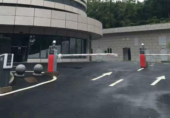 大家好，给大家介绍一下，这是我的停车神器@道