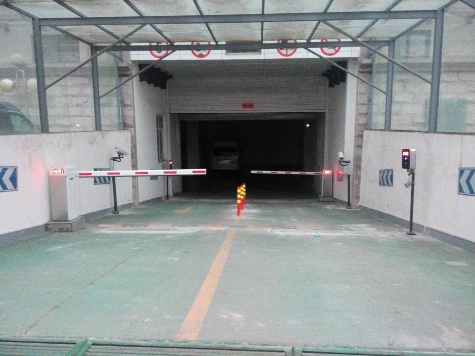 道闸升降杆工作原理，停车场的自动起落杆原理是什么