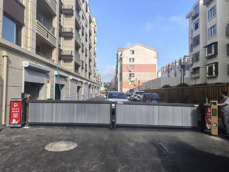 久久顺山小区停车场现场图1