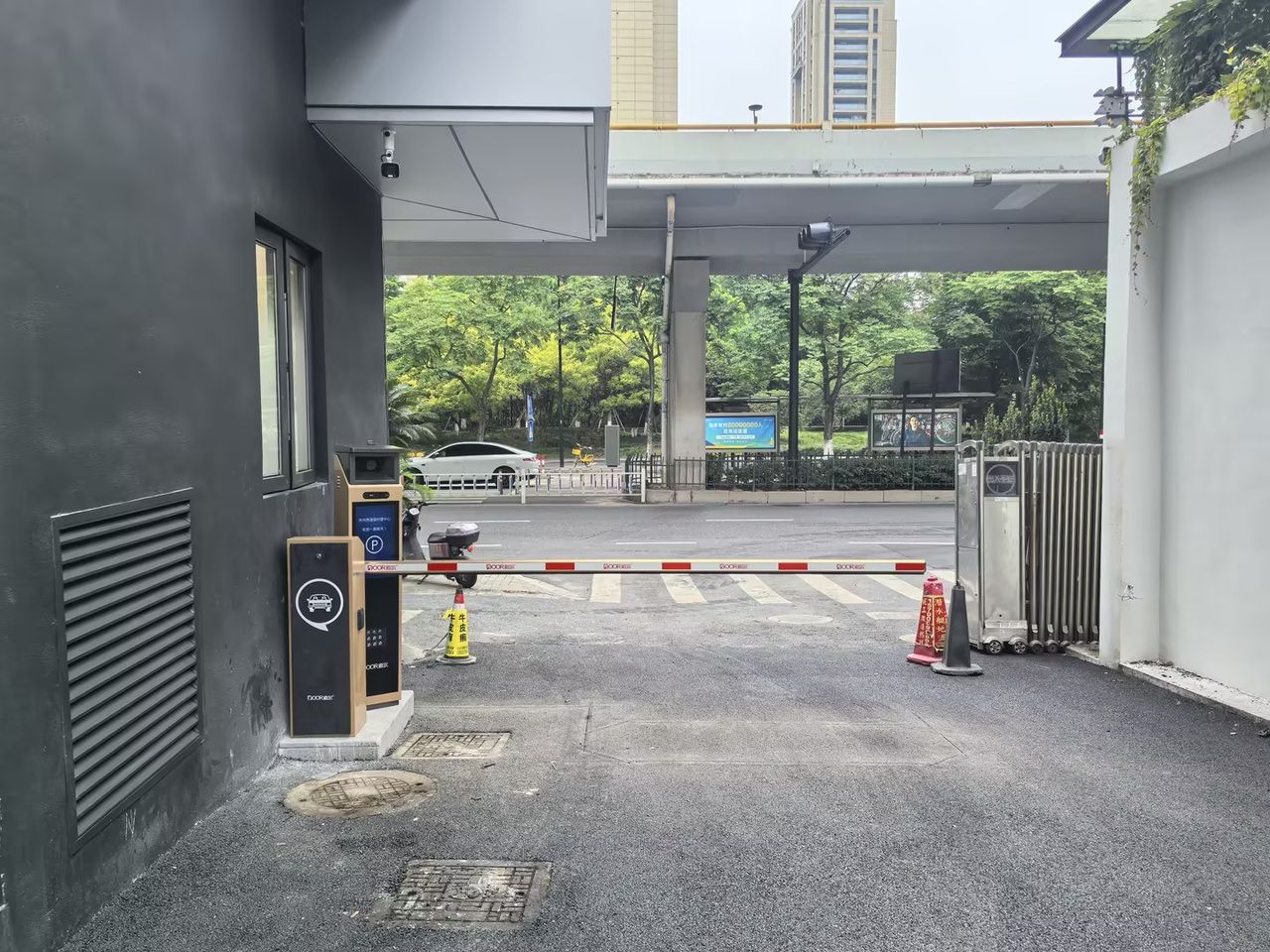 杭州保时捷4S店中心现场图3