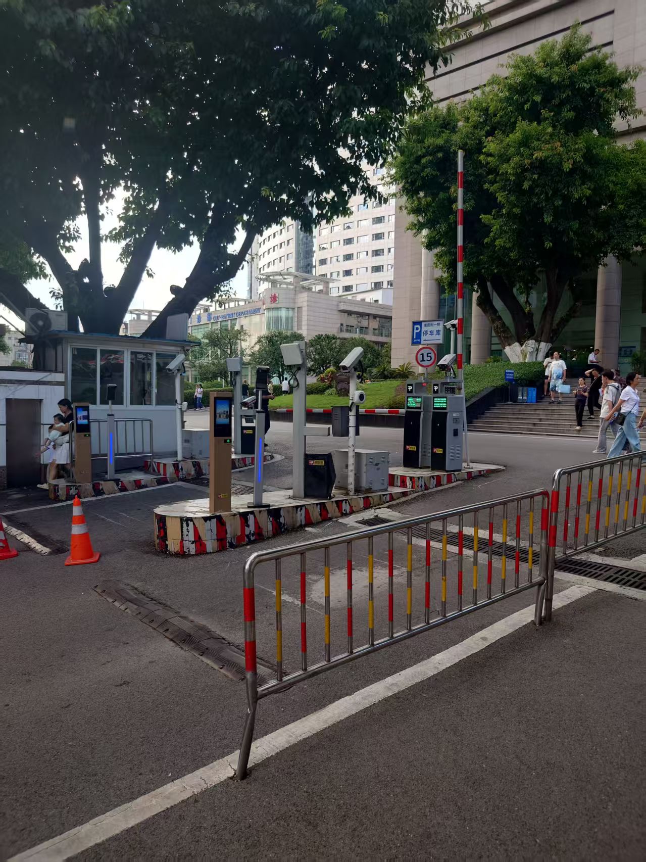 重医附一院本部现场图片2