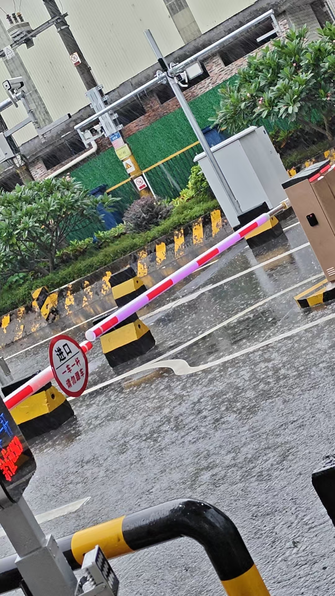广州大朗铁路货运停车场系统项目现场图片3