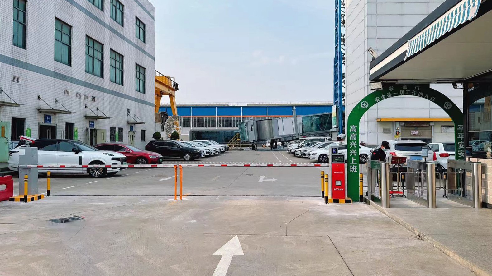 工业园深圳16:9.jpg