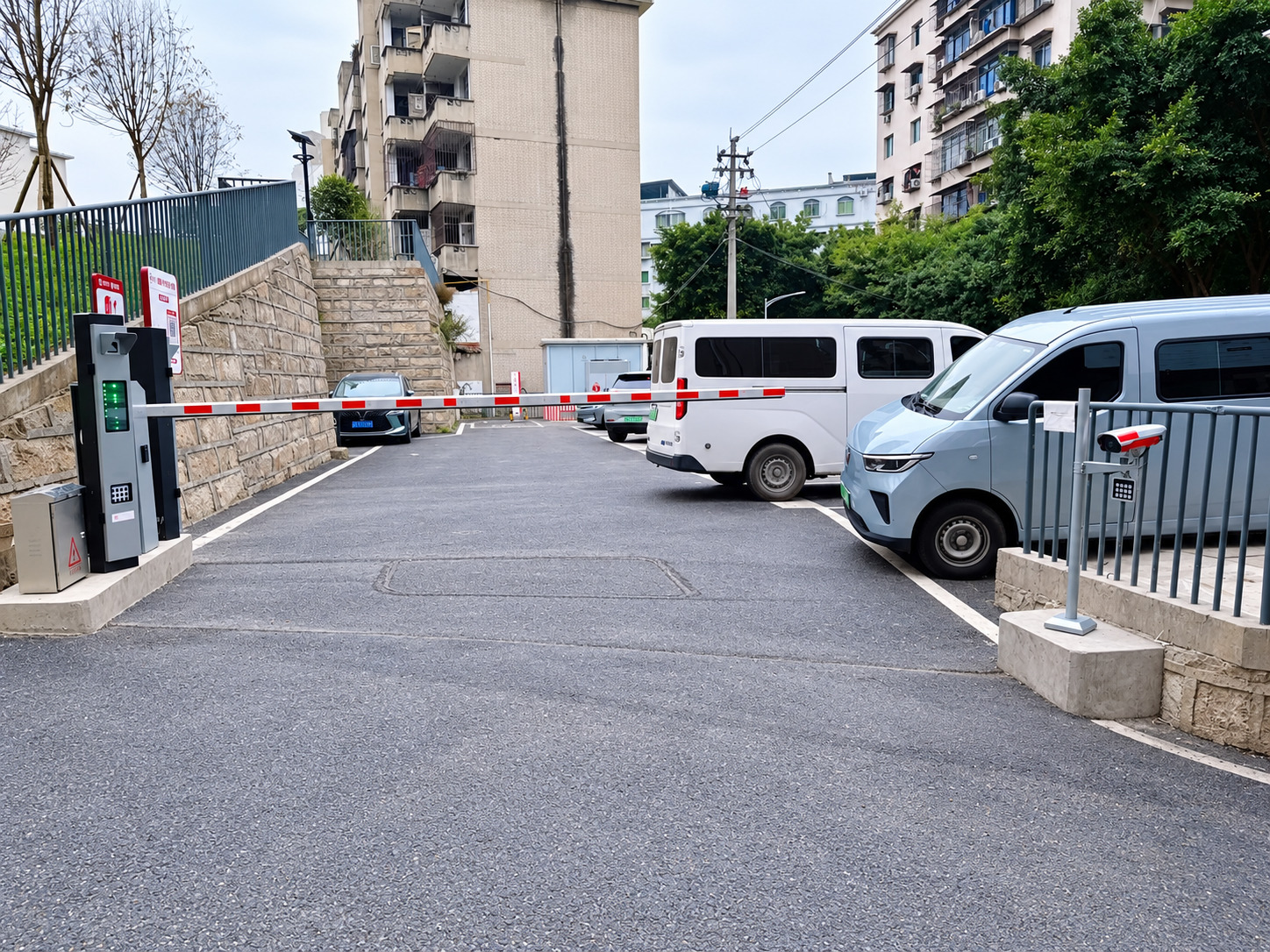 永川渝西支路超充站现场图2