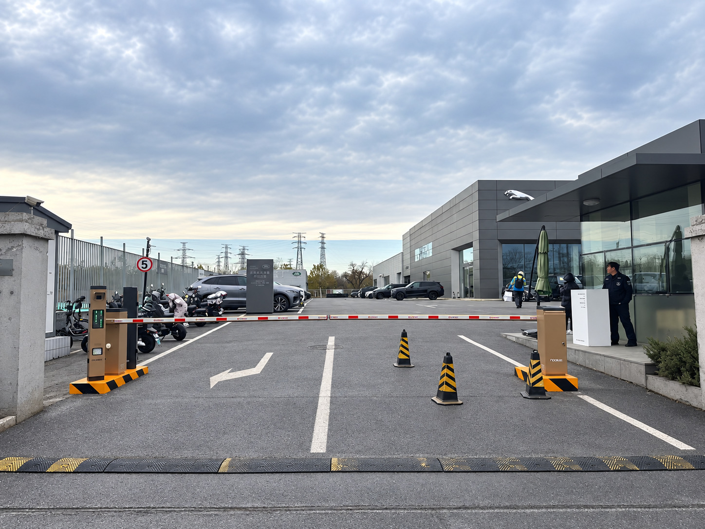 长久集团北京路虎1店