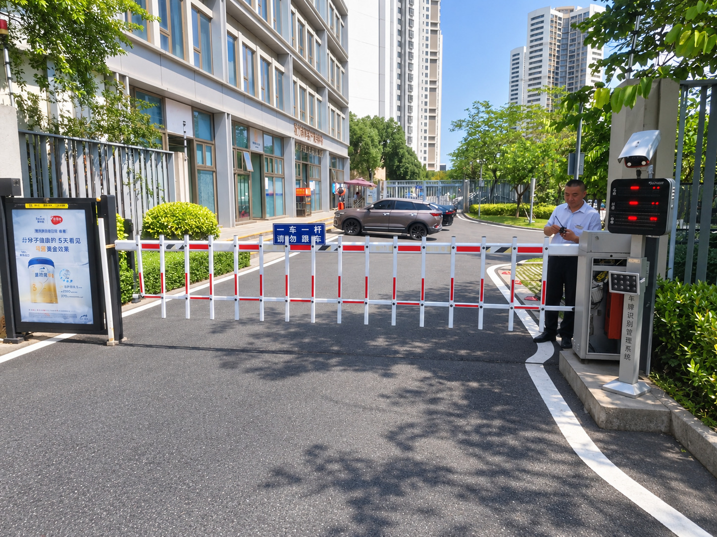 格力海岸五期停车场