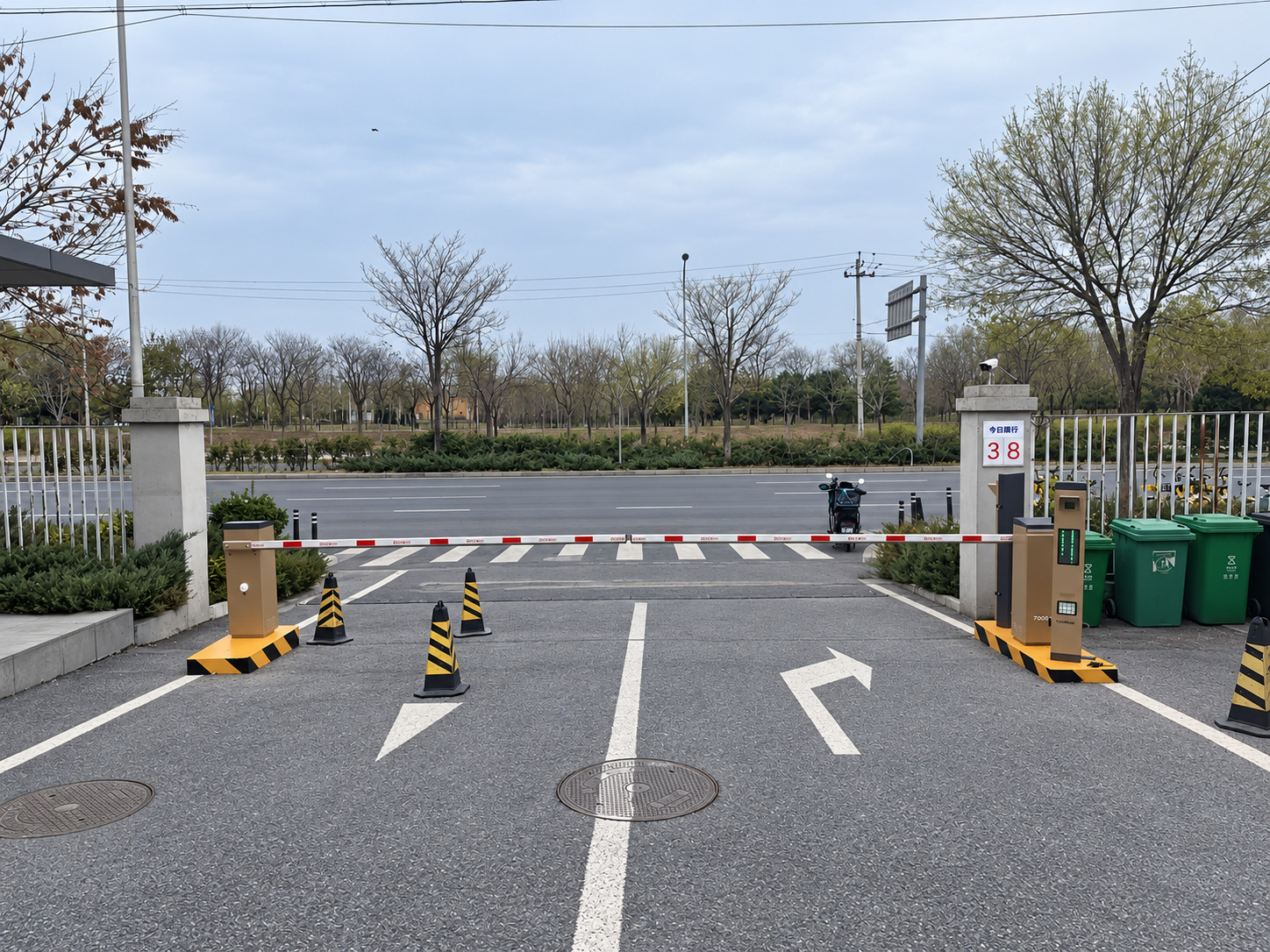 长久集团北京路虎1店现场图2