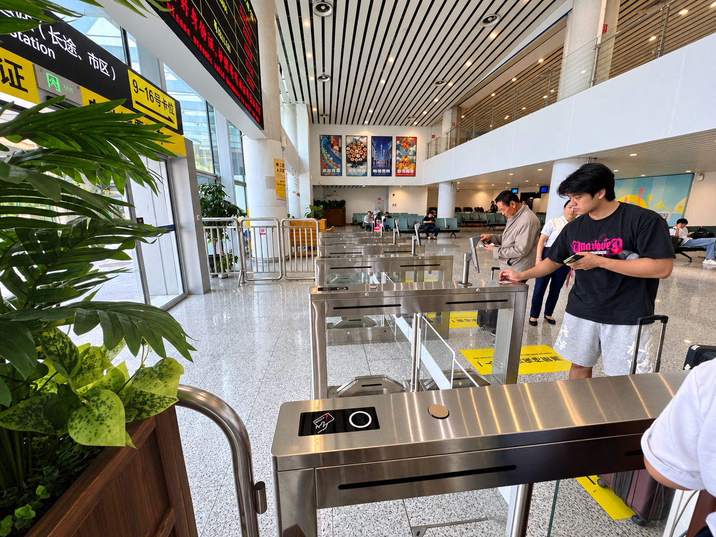 广州白云机场T2客运站