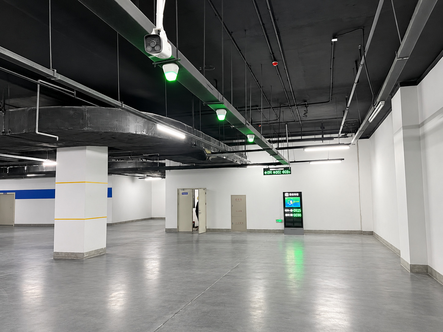 上海路地下通道停车场现场图4