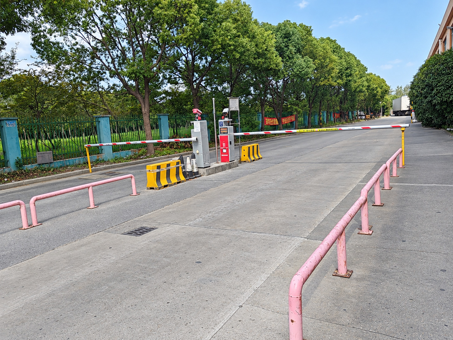 金文路117号停车场现场图3