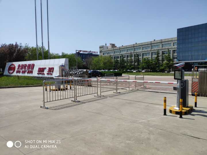 北京比亚迪简III型车牌识别道闸系统项目