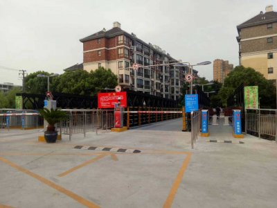 上海枫桥湾名邸恭III型车牌识别一体机项目