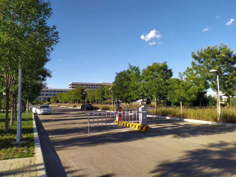 内蒙古大路新区市政府车牌识别停车场系统